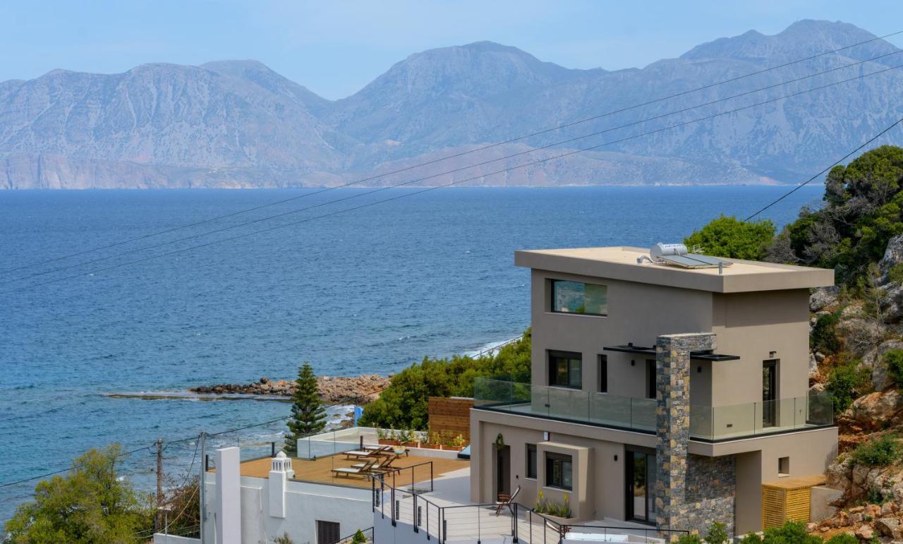 Villa Beachfront Phi φ