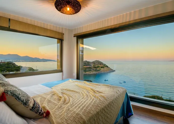 Beachfront Villa Phi Φ