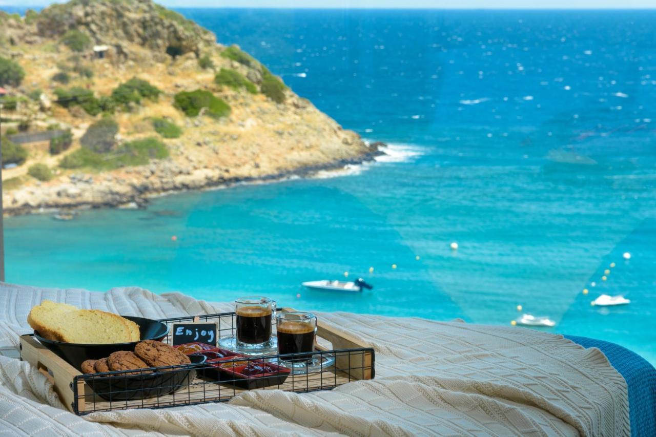 Beachfront Phi φ Villa Agios Nikolaos (Crete)