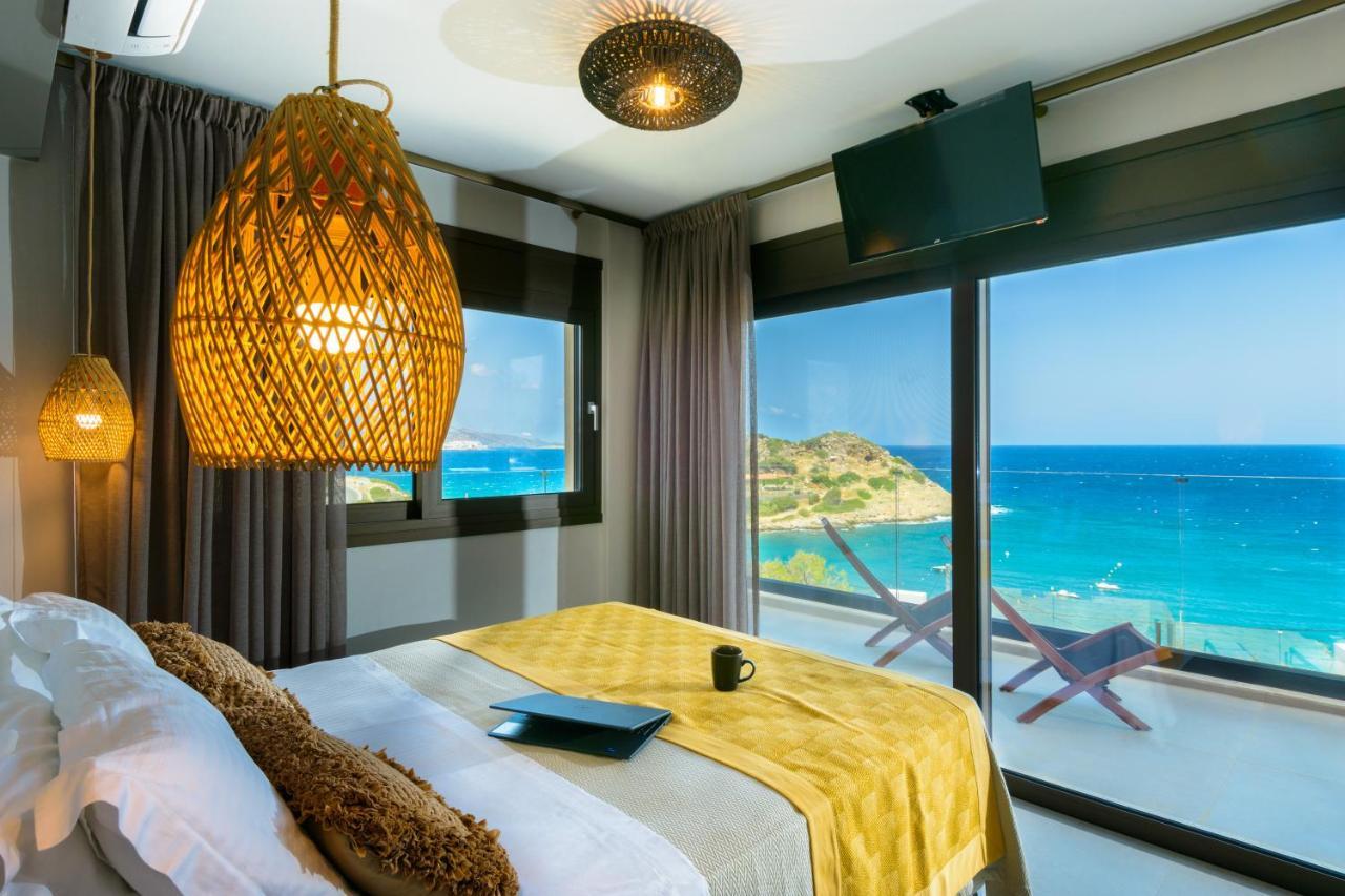 Villa Beachfront Phi φ
