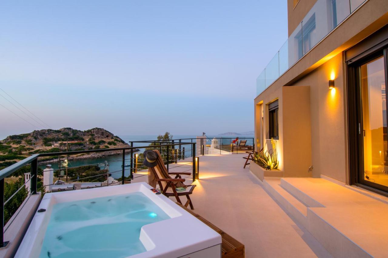 Beachfront Phi φ * Agios Nikolaos (Crete)
