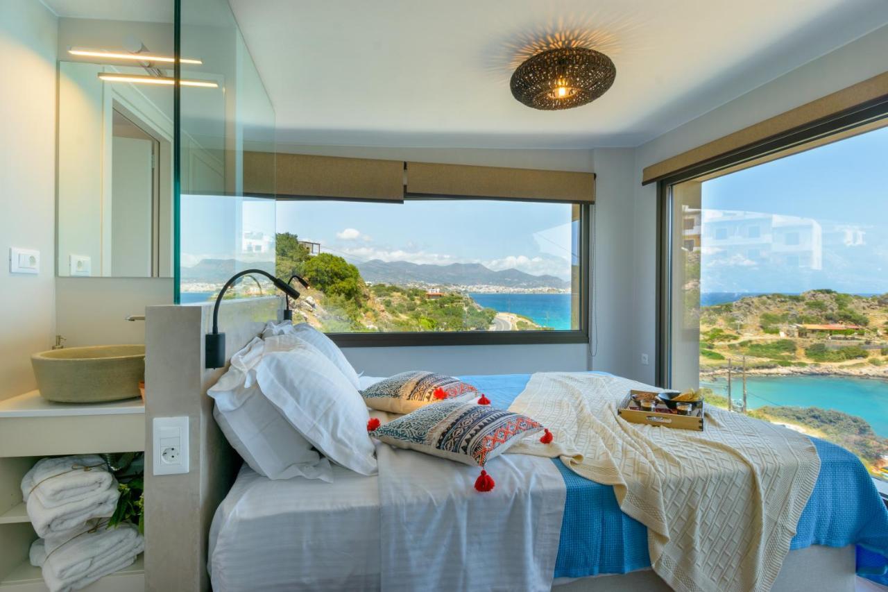 Beachfront Phi φ Villa *