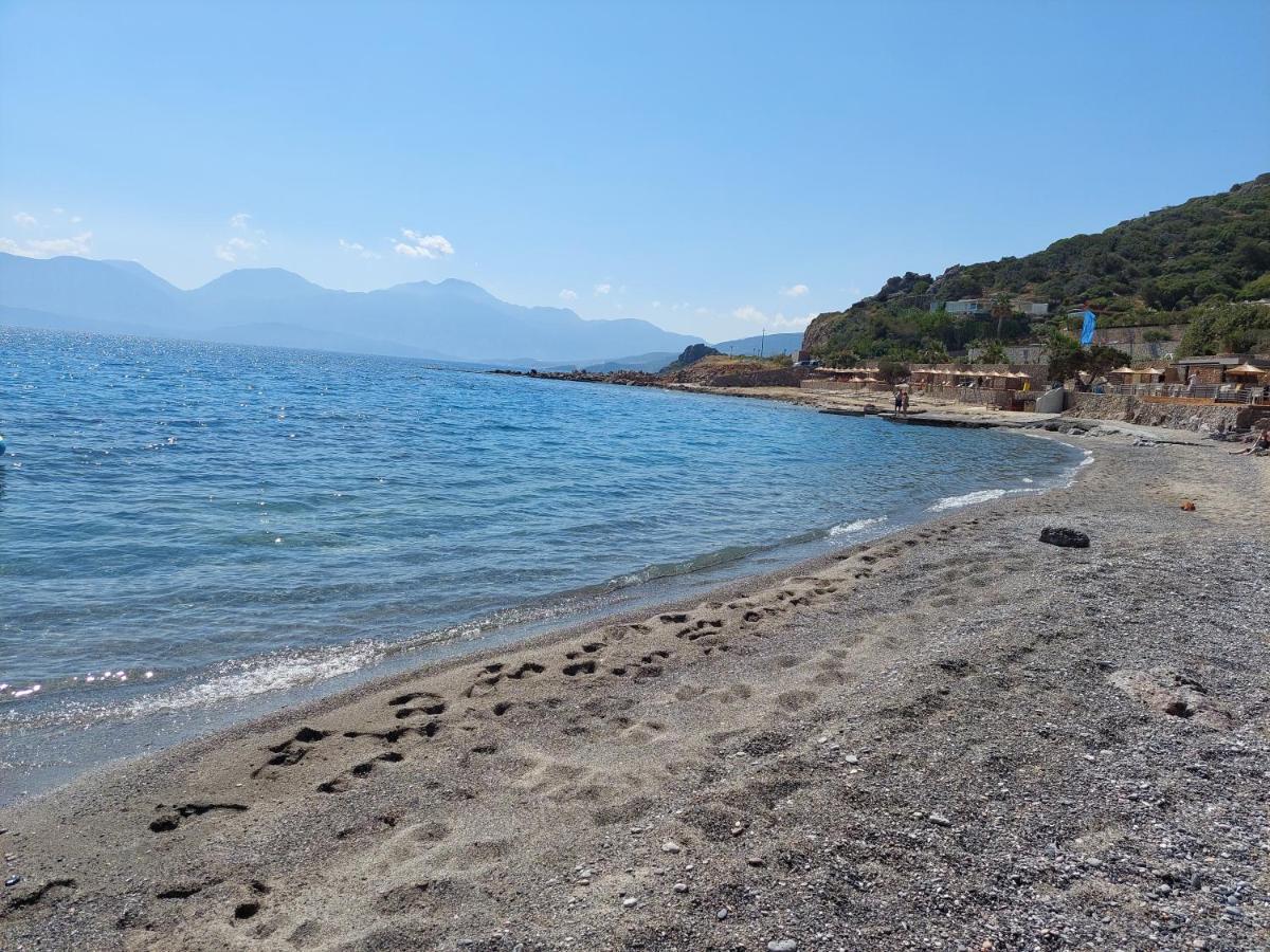 Beachfront Phi φ Agios Nikolaos (Crete)